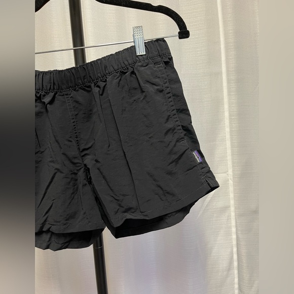 Patagonia Women's Barely Baggies™ Shorts - 2½ in black  | size large - Picture 2 of 6